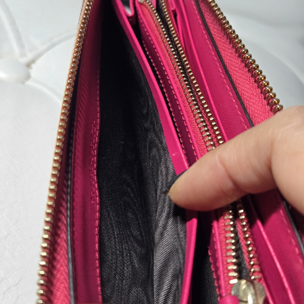 Gucci Pink Diamante Leather Zip Around Wallet. Very Clean, Very Good. - Picture 10 of 13